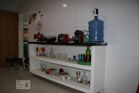 Casa de condomínio à venda com 250m², 5 quartos e 2 vagasCozinha