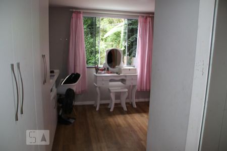 Casa de condomínio à venda com 250m², 5 quartos e 2 vagasQuarto 2