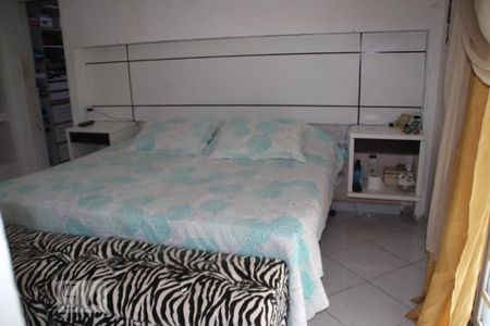 Casa de condomínio à venda com 250m², 5 quartos e 2 vagasQuarto 4