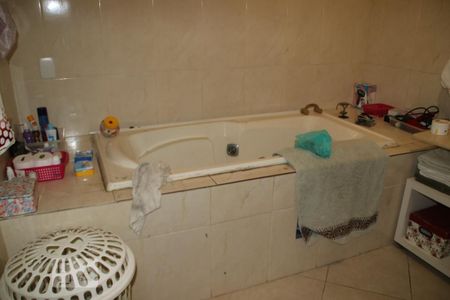 Casa de condomínio à venda com 250m², 5 quartos e 2 vagasBanheiro quarto 4