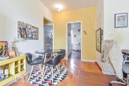 Apartamento à venda com 88m², 2 quartos e sem vagaSala
