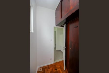 Apartamento à venda com 143m², 3 quartos e 1 vaga Apartamento à venda com 143m², 3 quartos e 1 vagaQuarto de Serviço