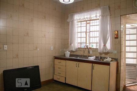 Casa à venda com 180m², 2 quartos e 1 vaga Casa à venda com 180m², 2 quartos e 1 vagaCozinha