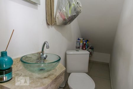 Lavabo de casa de condomínio para alugar com 2 quartos, 90m² em Horto Florestal, São Paulo