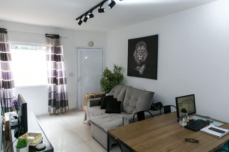 Sala de casa de condomínio para alugar com 2 quartos, 90m² em Horto Florestal, São Paulo