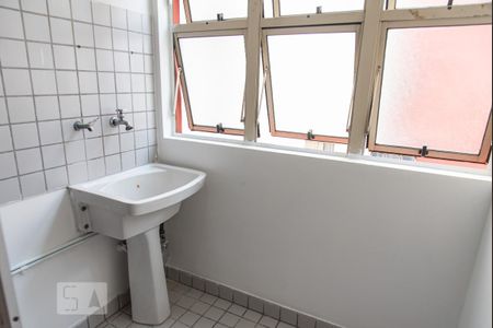 Apartamento à venda com 64m², 3 quartos e 1 vaga Apartamento à venda com 64m², 3 quartos e 1 vagaÁrea de serviço