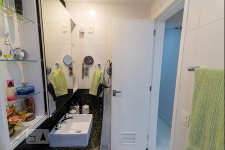Apartamento à venda com 57m², 1 quarto e 1 vaga Apartamento à venda com 57m², 1 quarto e 1 vagaBanheiro