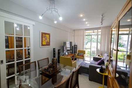 Apartamento à venda com 57m², 1 quarto e 1 vaga Apartamento à venda com 57m², 1 quarto e 1 vagaSala