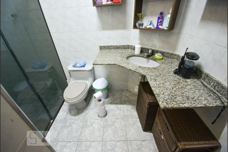 Casa à venda com 335m², 3 quartos e 1 vaga Casa à venda com 335m², 3 quartos e 1 vagaBanheiro Social