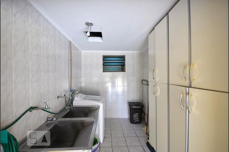 Casa à venda com 335m², 3 quartos e 1 vaga Casa à venda com 335m², 3 quartos e 1 vagaArea de Serviço