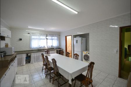 Casa à venda com 335m², 3 quartos e 1 vaga Casa à venda com 335m², 3 quartos e 1 vagaCozinha