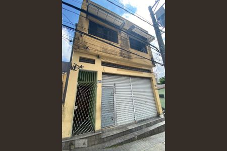 Casa à venda com 335m², 3 quartos e 1 vaga Casa à venda com 335m², 3 quartos e 1 vagaFachada