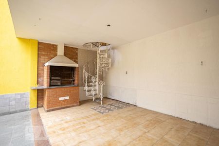 Casa para alugar com 205m², 4 quartos e 6 vagasQuintal