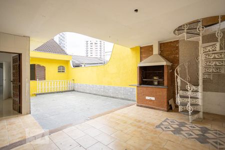 Casa para alugar com 205m², 4 quartos e 6 vagasQuintal