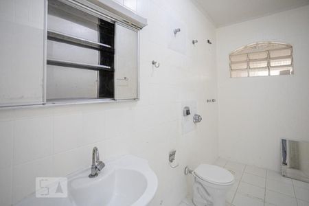 Casa para alugar com 205m², 4 quartos e 6 vagasBanheiro 1