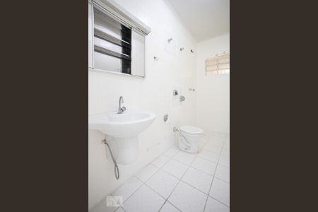 Casa para alugar com 205m², 4 quartos e 6 vagasBanheiro 1