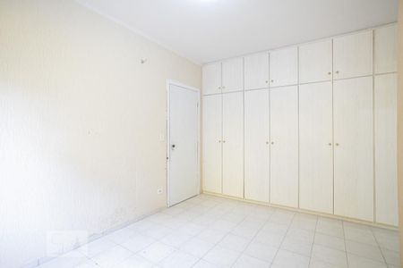 Casa para alugar com 205m², 4 quartos e 6 vagasSuíte