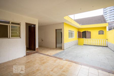 Casa para alugar com 205m², 4 quartos e 6 vagasQuintal