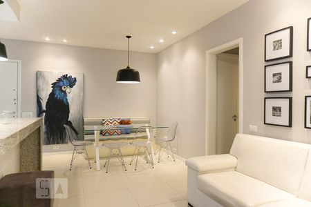 Sala/Cozinha de apartamento para alugar com 1 quarto, 56m² em Barra da Tijuca, Rio de Janeiro
