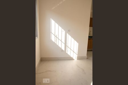 Sala/Cozinha de apartamento para alugar com 1 quarto, 38m² em Vila Mazzei, São Paulo