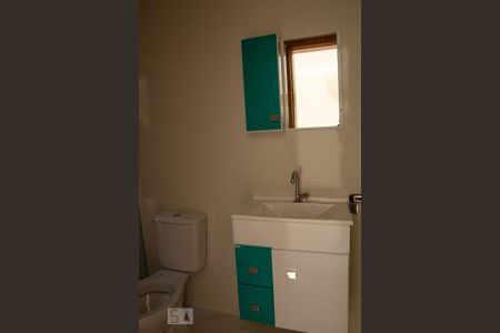 Banheiro de apartamento para alugar com 1 quarto, 38m² em Vila Mazzei, São Paulo