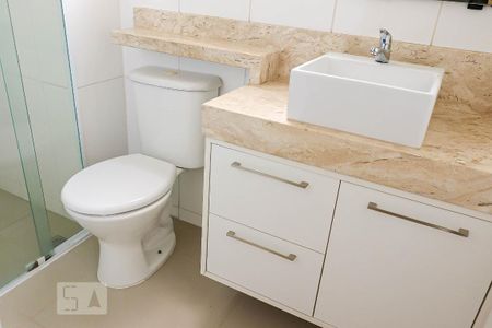 Banheiro de apartamento para alugar com 2 quartos, 43m² em Vila São Cristóvão, Valinhos