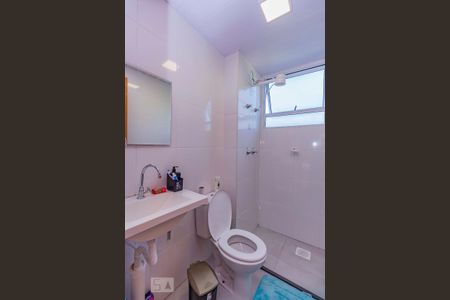 Banheiro de apartamento à venda com 2 quartos, 45m² em Morro Santana, Porto Alegre