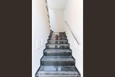 Apartamento para alugar com 45m², 2 quartos e sem vaga Apartamento para alugar com 45m², 2 quartos e sem vagaÁrea Comum - Escada Entrada