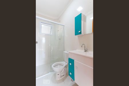 Banheiro de apartamento para alugar com 2 quartos, 45m² em Vila Mazzei, São Paulo