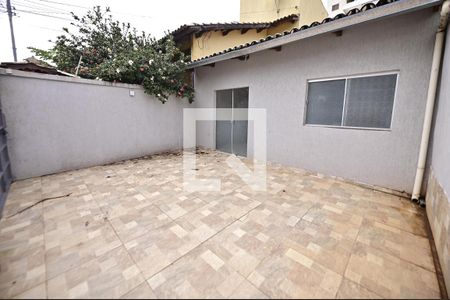 Casa para alugar com 140m², 2 quartos e 2 vagasEntrada