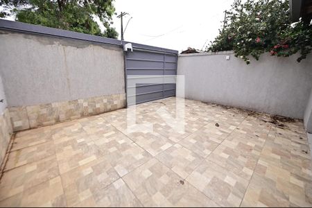 Casa para alugar com 140m², 2 quartos e 2 vagasEntrada