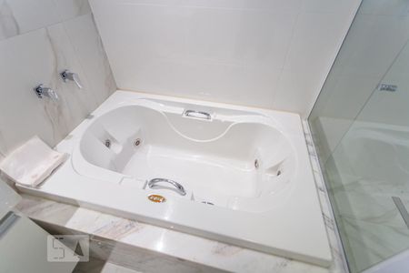 Studio para alugar com 63m², 1 quarto e 2 vagasBanheira do Banheiro da Suíte