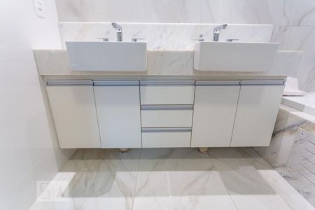 Studio para alugar com 63m², 1 quarto e 2 vagasArmário do Banheiro da Suíte