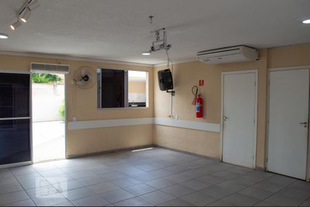Apartamento para alugar com 44m², 2 quartos e 1 vaga Apartamento para alugar com 44m², 2 quartos e 1 vagaÁrea comum - Salão de festas