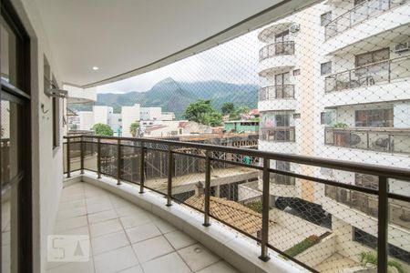 Apartamento à venda com 104m², 3 quartos e 2 vagas Apartamento à venda com 104m², 3 quartos e 2 vagasVaranda