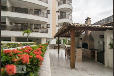 Apartamento à venda com 104m², 3 quartos e 2 vagas Apartamento à venda com 104m², 3 quartos e 2 vagasÁrea Comum - Churrasqueira