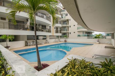 Apartamento à venda com 104m², 3 quartos e 2 vagas Apartamento à venda com 104m², 3 quartos e 2 vagasÁrea Comum - Piscina