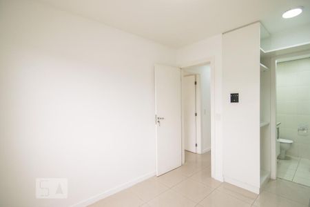 Apartamento à venda com 104m², 3 quartos e 2 vagas Apartamento à venda com 104m², 3 quartos e 2 vagasSuíte
