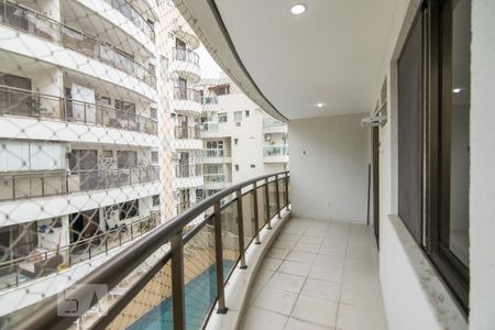 Apartamento à venda com 104m², 3 quartos e 2 vagas Apartamento à venda com 104m², 3 quartos e 2 vagasVaranda