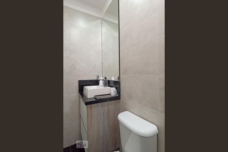 Apartamento à venda com 90m², 2 quartos e 1 vaga Apartamento à venda com 90m², 2 quartos e 1 vagaBanheiro social