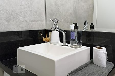 Apartamento à venda com 90m², 2 quartos e 1 vaga Apartamento à venda com 90m², 2 quartos e 1 vagaBanheiro social - Pia