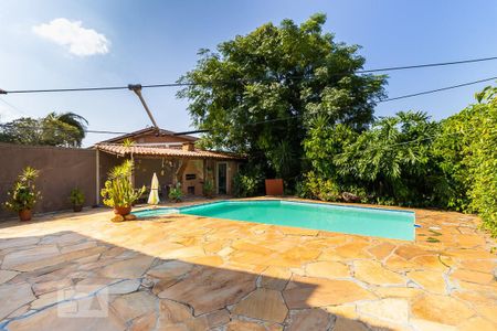 Casa à venda com 465m², 5 quartos e 5 vagasQuintal