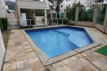 Apartamento à venda com 43m², 2 quartos e 1 vaga Apartamento à venda com 43m², 2 quartos e 1 vagaÁrea comum - Piscina