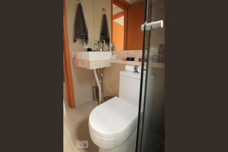 Apartamento à venda com 43m², 2 quartos e 1 vaga Apartamento à venda com 43m², 2 quartos e 1 vagaBanheiro