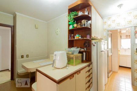 Apartamento à venda com 160m², 2 quartos e 2 vagasCozinha