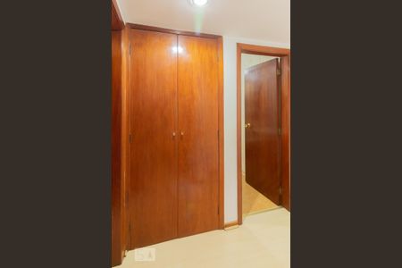 Apartamento à venda com 160m², 2 quartos e 2 vagasCorredor