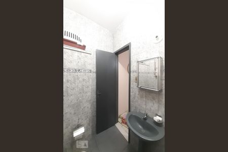 Casa de condomínio à venda com 200m², 4 quartos e 2 vagasBanheiro 2