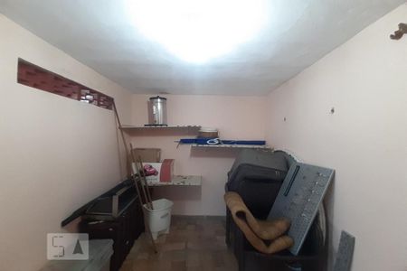Casa de condomínio à venda com 200m², 4 quartos e 2 vagasDespensa