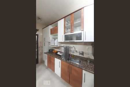 Casa de condomínio à venda com 200m², 4 quartos e 2 vagasCozinha 1