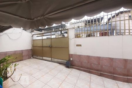 Casa de condomínio à venda com 200m², 4 quartos e 2 vagasVista